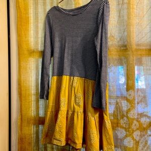 TEA COLLECTION girls’ size 6 long sleeve dress.